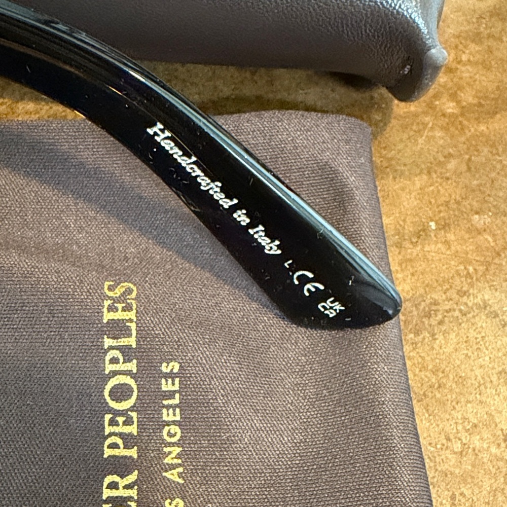 Oliver Peoples Gray Sunglasses with Case - Picture 3 of 6